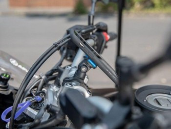 Adaptador de union articulado QUAD LOCK