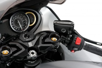 Tapa bomba freno delantero Suzuki GSX-R 1300 Hayabusa, GSX-S1000 /GT /GX /Katana plata