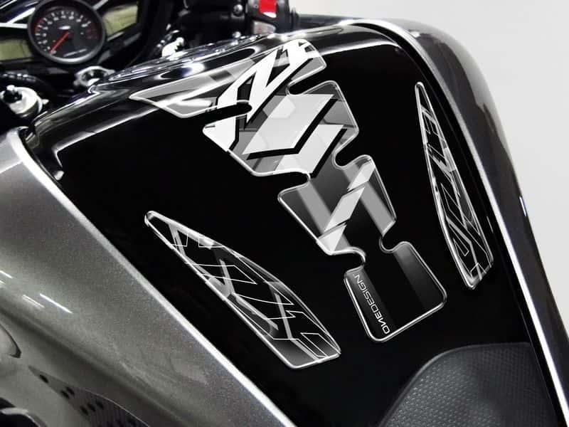 Protector de Deposito WINGS YZF C/plata-negro