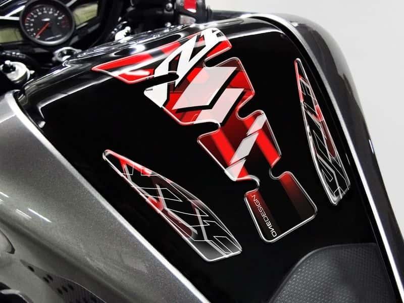 Protector de Deposito WINGS YZF C/rojo-negro