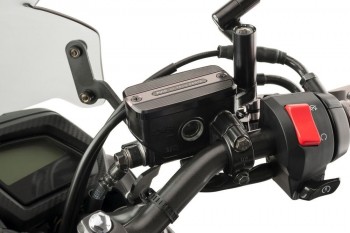 Tapa bomba freno delantero Honda modelos diversos, SYM Maxsym 400TL 2021-2024 gris