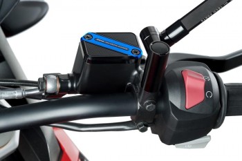 Tapa bomba freno delantero BMW G310GS, G310R, KTM Duke 125/390, Suzuki GSX-S 125, GSX-R 125 , Triumph Scrambler, Speed 400 azul