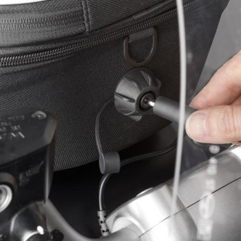 Kit Power Hub para alimentacion interna bolsas sobredeposito Givi