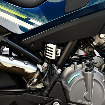 Protector deposito liquido frenos trasero CFMoto 800MT