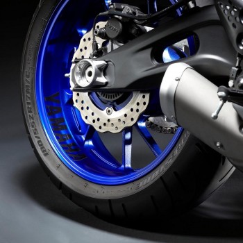 Adhesivos para llanta trasera reflectantes negras Yamaha